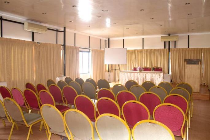 דירות Kochi Karthika Residency מראה חיצוני תמונה