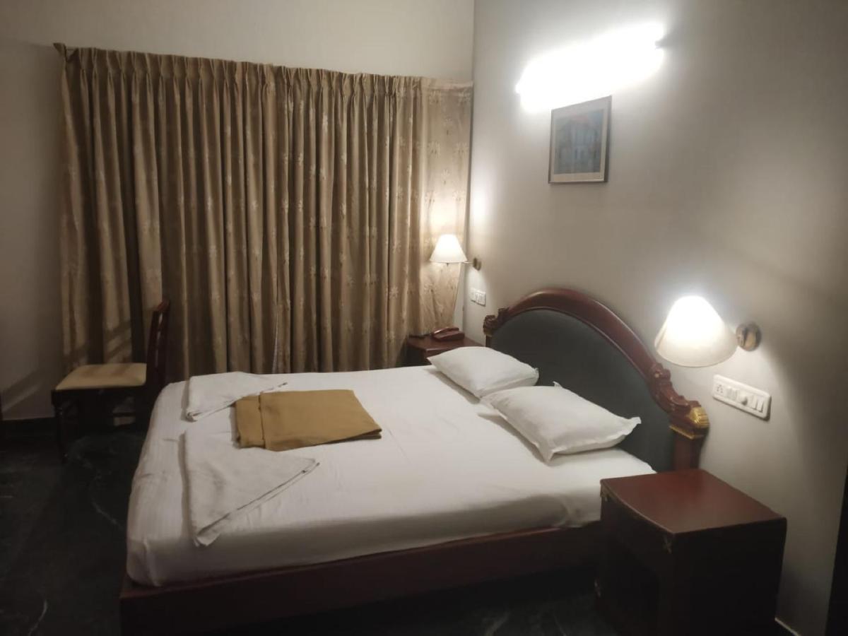 דירות Kochi Karthika Residency מראה חיצוני תמונה